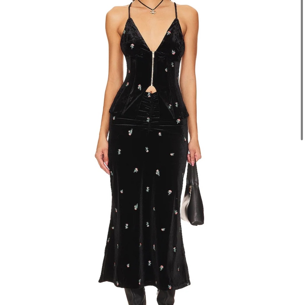WeWoreWhat Black Embroidered Velvet Peplum Corset NWT also have matching skirt